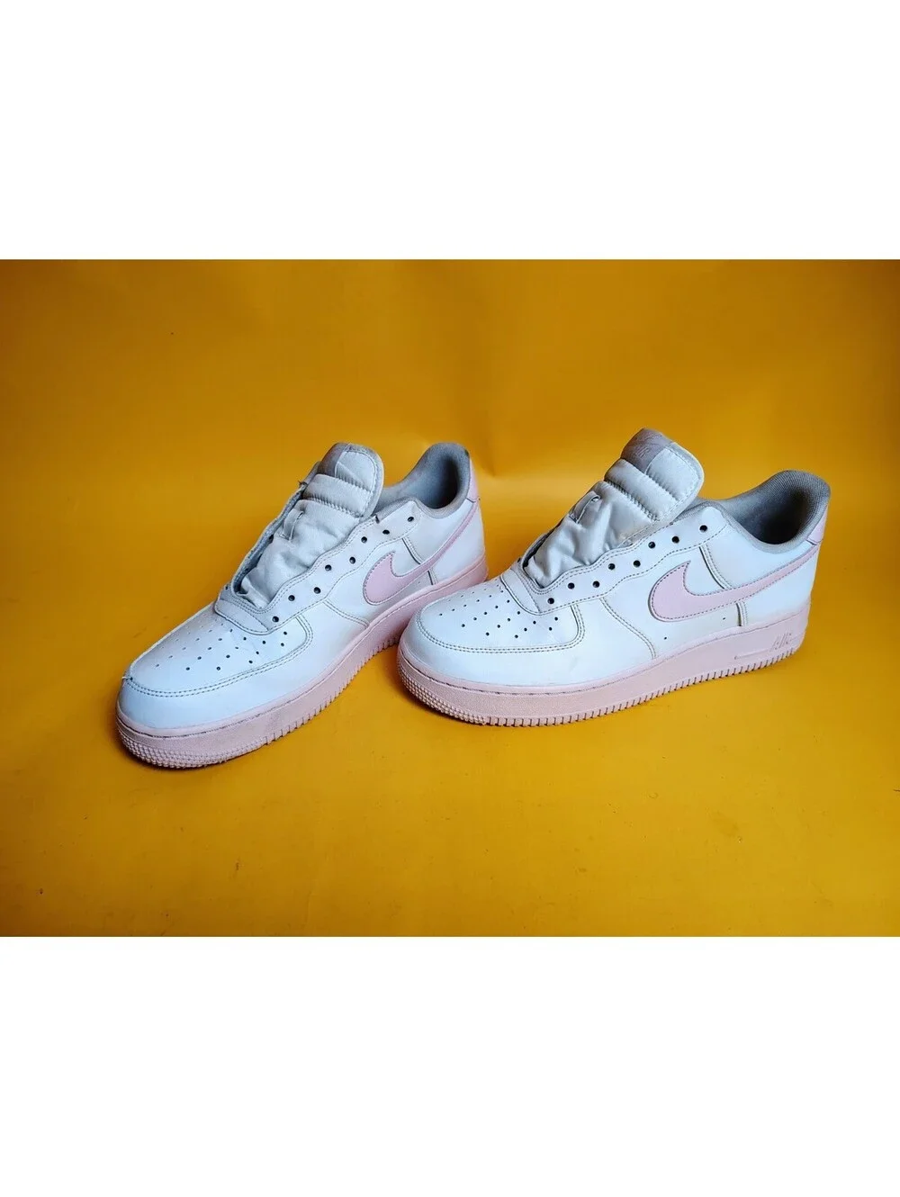 Nike Air Force 1 07 Low White Pink Sole Foam CK7663-100 Men's Size 9.5 Used